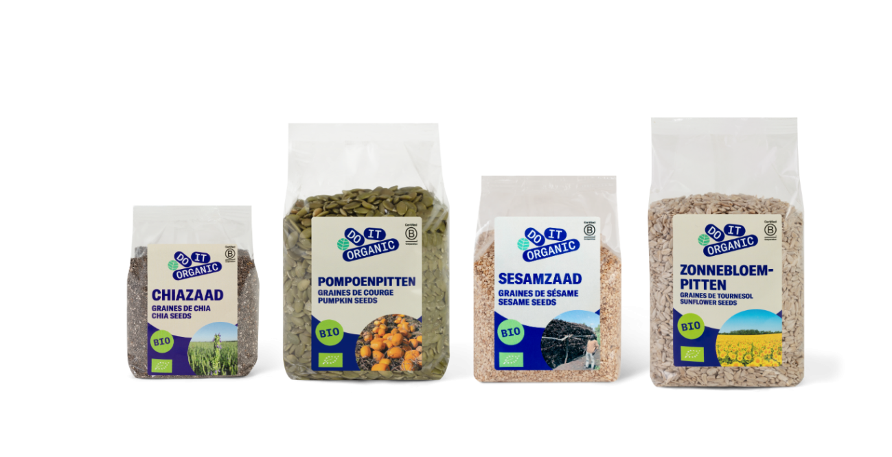 DO IT Organic consumentenverpakkingen zaden: chia, pompoen, sesam, zonnebloem.