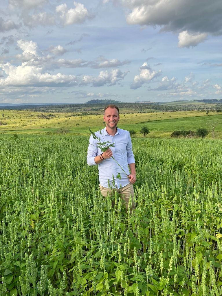Category Manager Hans in de biologische chiavelden